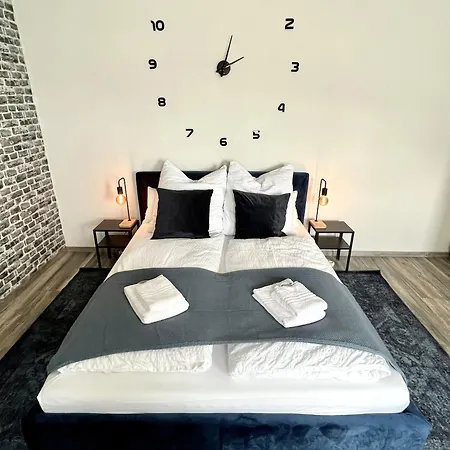 N&n Mit Parkplatz Apartamento